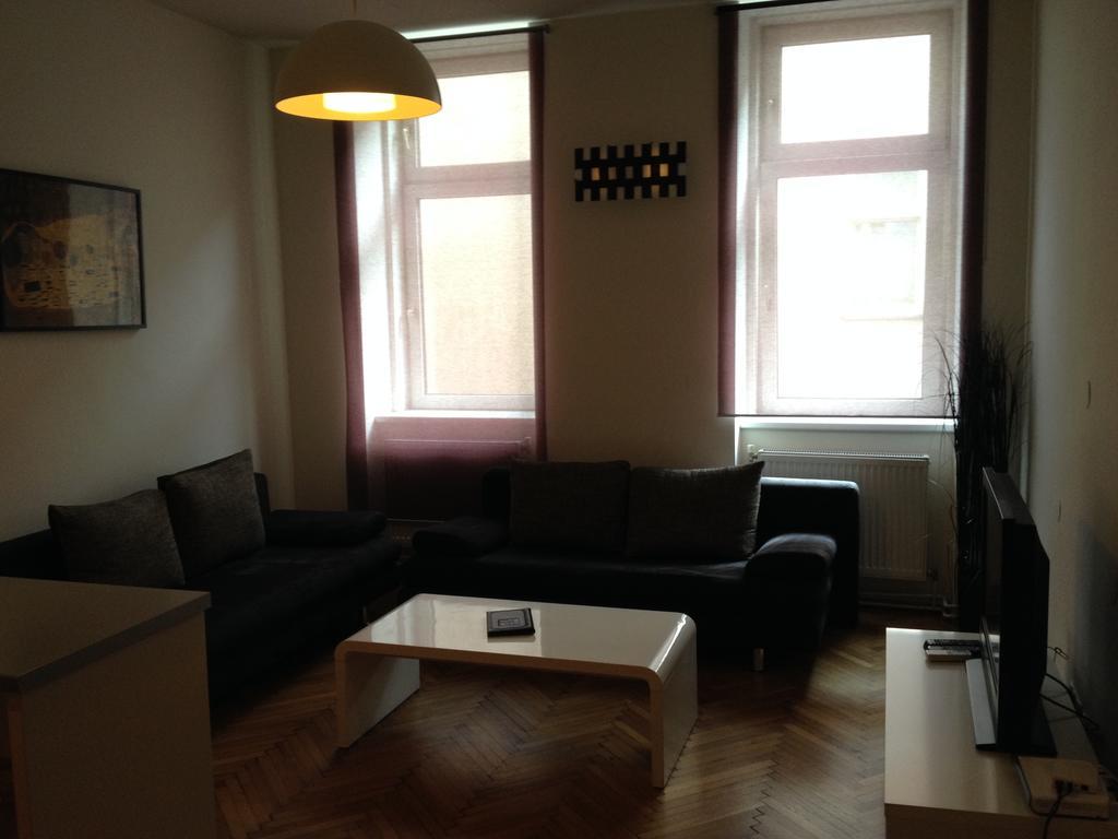 Debo Apartments - Contactless Check In Vienna Room photo